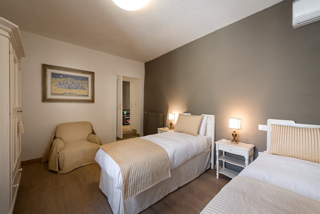 Villa Elisa, inside