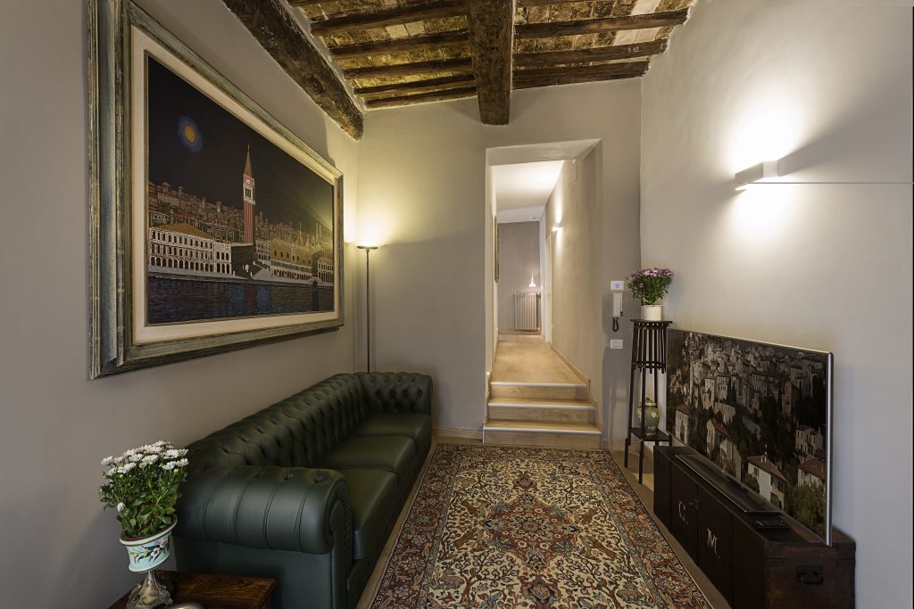 Villa Elisa, inside